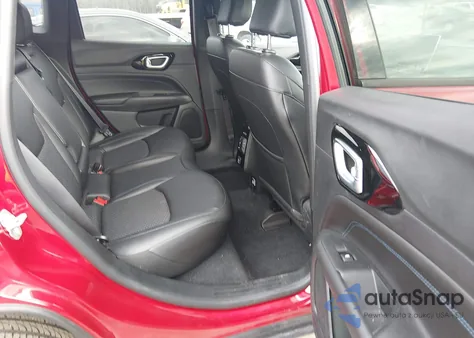 2025 Jeep Compass Latitude 4X4 z USA, uszkodzony, nr VIN 3C4NJDBN7ST607358